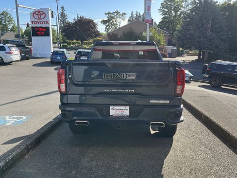 Used 2021 GMC Sierra 1500 Elevation w/ LPO, Elevation Black Package AWD/4WD image 5