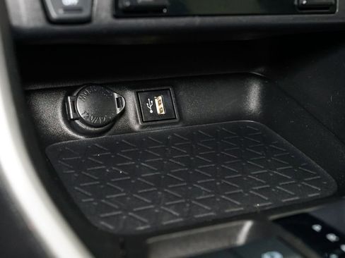 Used 2023 Toyota RAV4 XLE Premium image 22