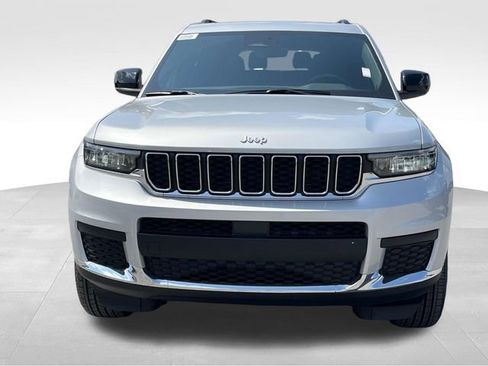 New 2025 Jeep Grand Cherokee L Laredo image 2