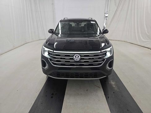 Used 2024 Volkswagen Atlas SEL AWD/4WD image 2