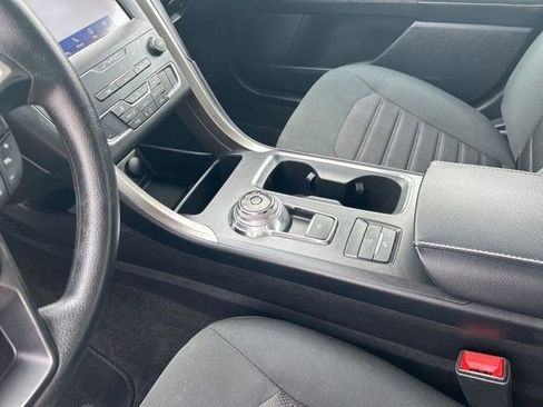 Used 2020 Ford Fusion SE image 29