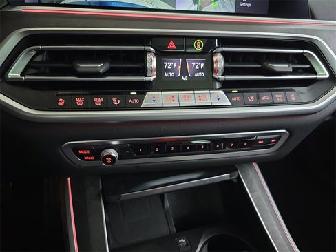 Used 2022 BMW X5 M50i w/ Executive Package image 27
