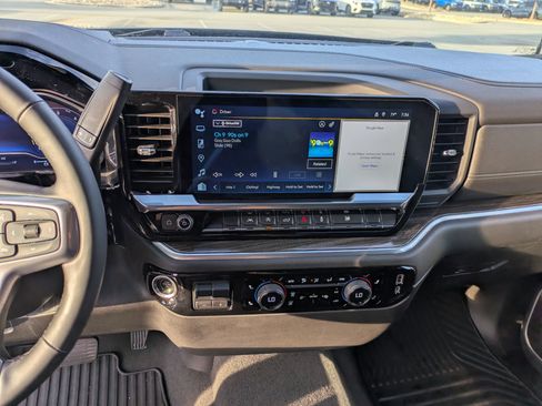 Used 2023 Chevrolet Silverado 1500 LT AWD/4WD image 22
