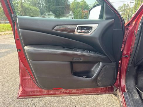 Used 2014 Nissan Pathfinder SL w/ SL Premium Package AWD/4WD image 13