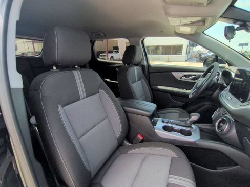 Used 2025 Chevrolet Blazer LT AWD/4WD image 30