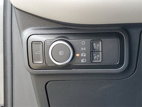 Used 2025 Ford Explorer Active w/ Active Comfort Package image 17