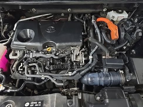 Used 2019 Toyota RAV4 XLE w/ Convenience Package AWD/4WD image 13