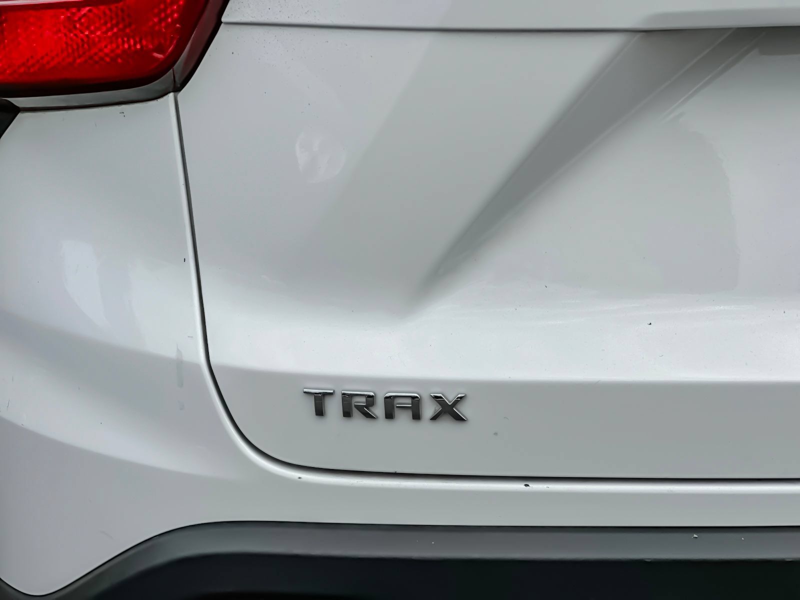 Used 2025 Chevrolet Trax LS FWD image 25