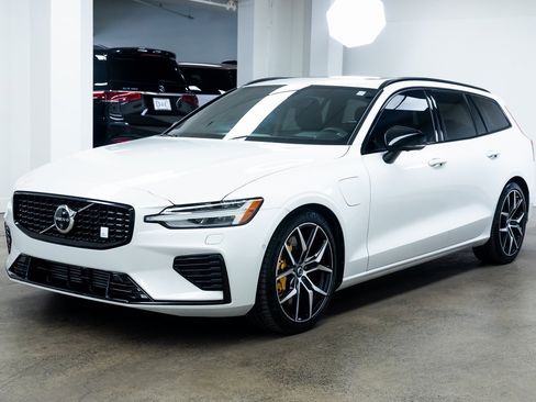 Used 2024 Volvo V60 T8 Polestar image 3
