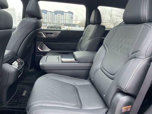 New 2026 INFINITI QX80 Autograph w/ Premium Cargo Package AWD/4WD image 15