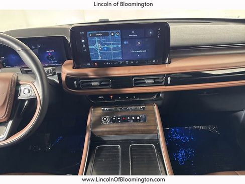 Certified 2025 Lincoln Aviator Reserve w/ Illumination Package image 38