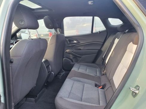 Certified 2024 Chevrolet Trax RS w/ Sunroof Package image 11