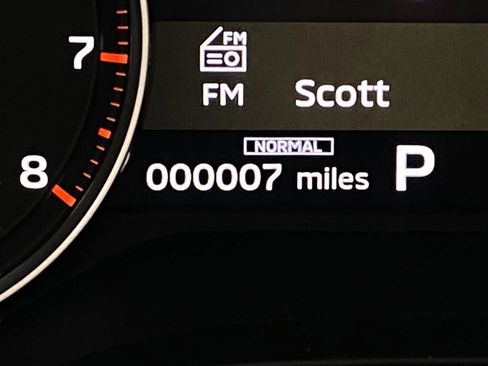 New 2025 Mitsubishi Outlander SE image 17