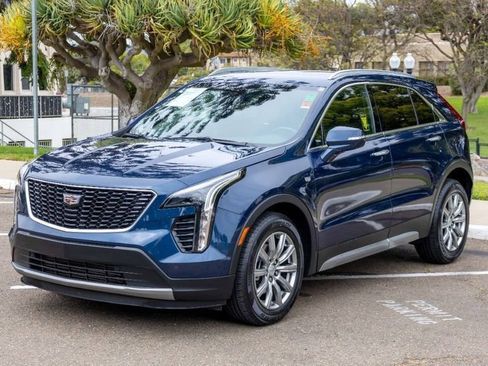 Used 2021 Cadillac XT4 Premium Luxury w/ Driver Assist Package image 3