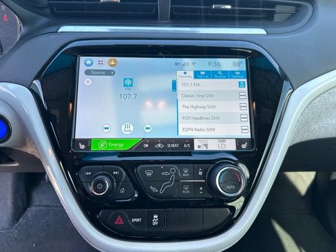 Used 2020 Chevrolet Bolt Premier w/ Infotainment Package FWD image 19