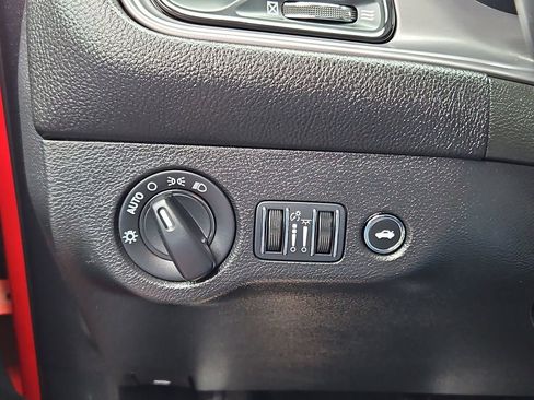 Used 2023 Dodge Challenger SXT image 13