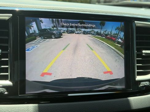 Used 2022 Chrysler Pacifica Touring-L FWD image 20