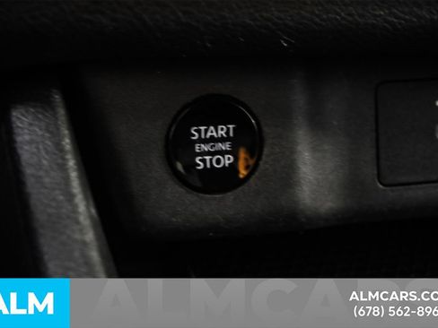 Used 2024 Nissan Rogue S image 28