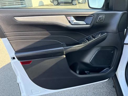 Used 2021 Ford Escape SEL w/ Technology Package AWD/4WD image 9