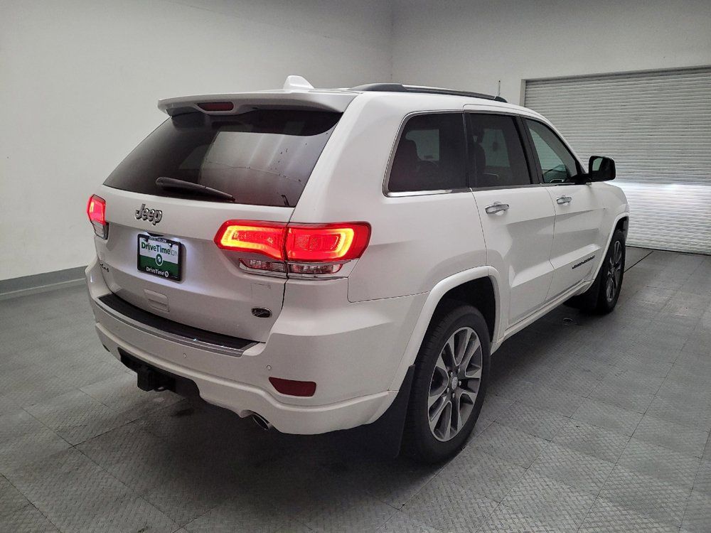 Used 2017 Jeep Grand Cherokee Overland AWD/4WD image 9