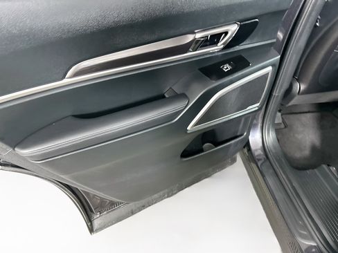 Used 2025 Kia Telluride S FWD image 27