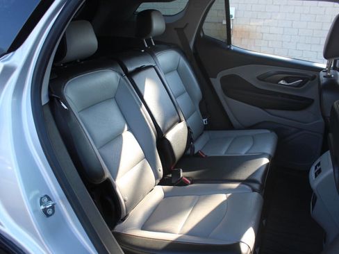 Used 2021 GMC Terrain SLT w/ Infotainment Package II AWD/4WD image 19