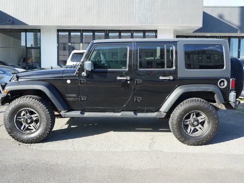Used 2016 Jeep Wrangler Unlimited Sport w/ Quick Order Package 24S AWD/4WD image 2