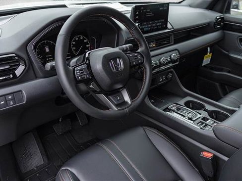 New 2025 Honda Pilot TrailSport image 10