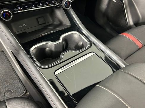 Used 2024 Chevrolet Traverse RS image 29