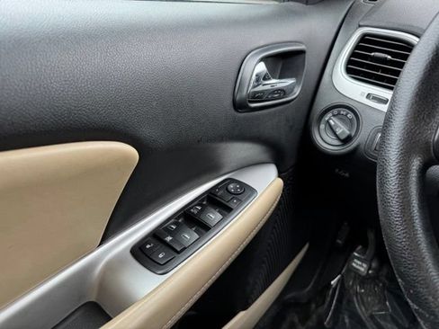 Used 2017 Dodge Journey SXT w/ Comfort/Convenience Group FWD image 28