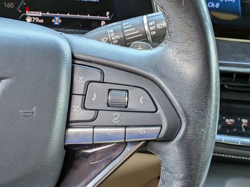 Used 2021 Cadillac Escalade Premium Luxury AWD/4WD image 16
