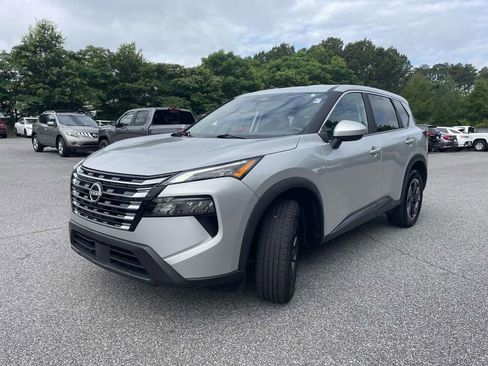 Used 2025 Nissan Rogue SV FWD image 7