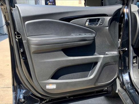 Used 2022 Honda Pilot Elite image 39