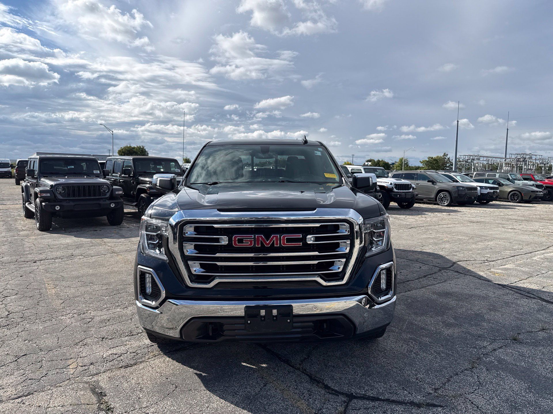 Used 2019 GMC Sierra 1500 SLT w/ SLT Premium Package AWD/4WD image 2