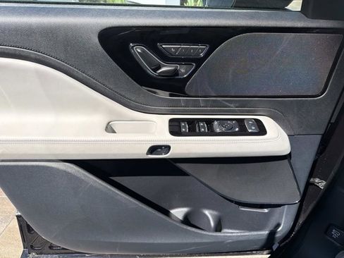 New 2026 Lincoln Aviator 2WD image 9