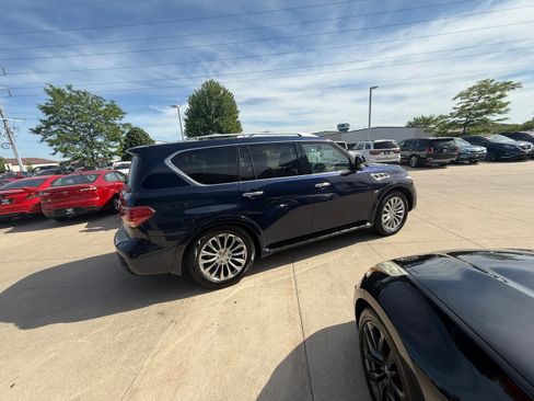 Used 2017 INFINITI QX80 4WD w/ Driver Assistance Package image 6