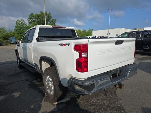 Used 2021 Chevrolet Silverado 2500 LT w/ Fleet Comfort Package AWD/4WD image 8