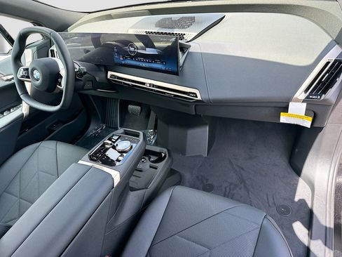New 2026 BMW iX xDrive60 image 25