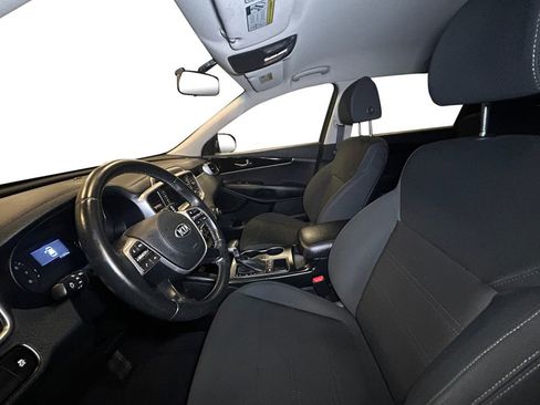 Used 2020 Kia Sorento LX w/ LX I4 Convenience Package image 9