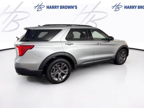 Used 2024 Ford Explorer XLT w/ Equipment Group 202A AWD/4WD image 33