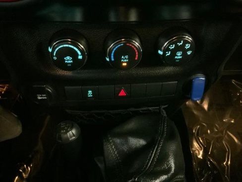 Used 2015 Jeep Wrangler Unlimited Sport AWD/4WD image 20