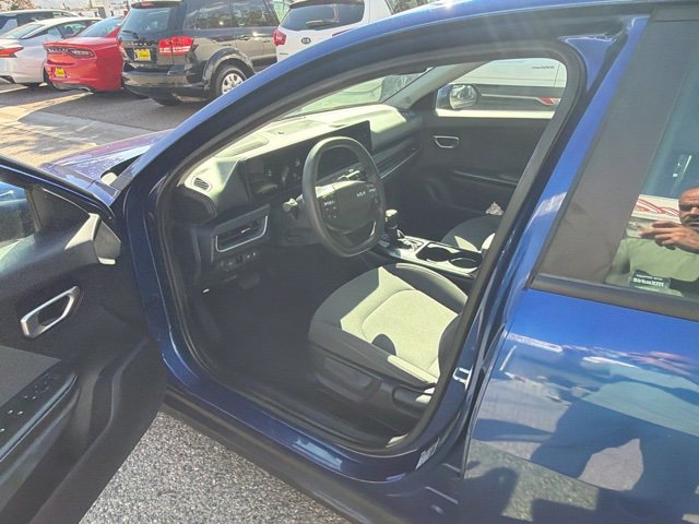 Used 2025 Kia K4 FWD image 9