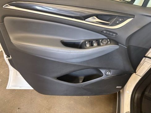 Used 2024 Buick Enclave Premium image 18