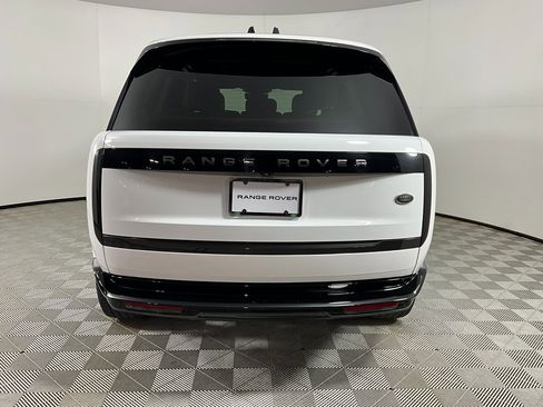 Certified 2023 Land Rover Range Rover SE image 8