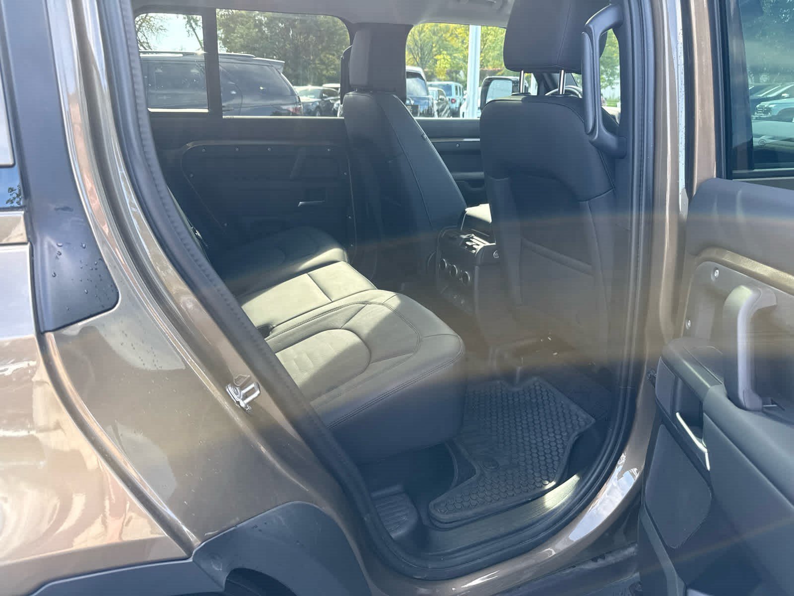 Used 2025 Land Rover Defender 110 S AWD/4WD image 9