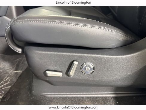 New 2025 Lincoln Navigator L Reserve w/ Jet Appearance Package image 28