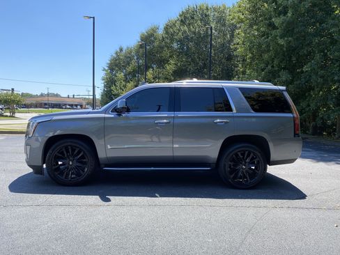 Used 2020 Cadillac Escalade Luxury AWD/4WD image 6