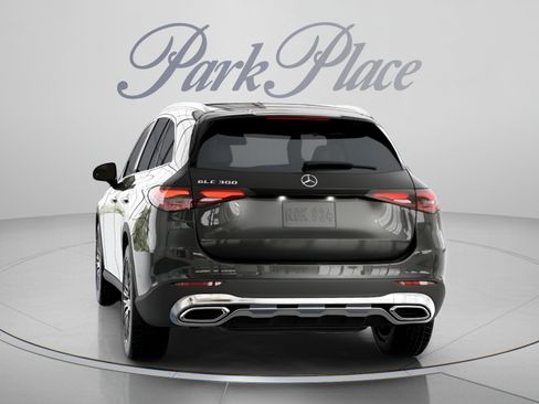 Used 2026 Mercedes-Benz GLC 300 image 16