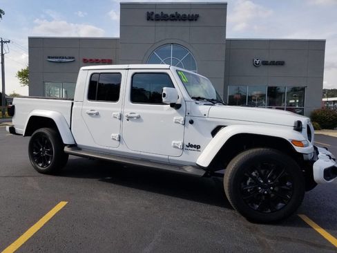 Certified 2021 Jeep Gladiator Overland image 1