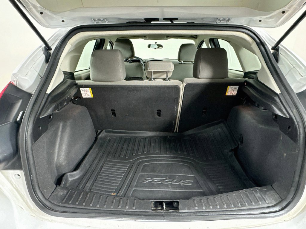 Used 2014 Ford Focus SE FWD image 28